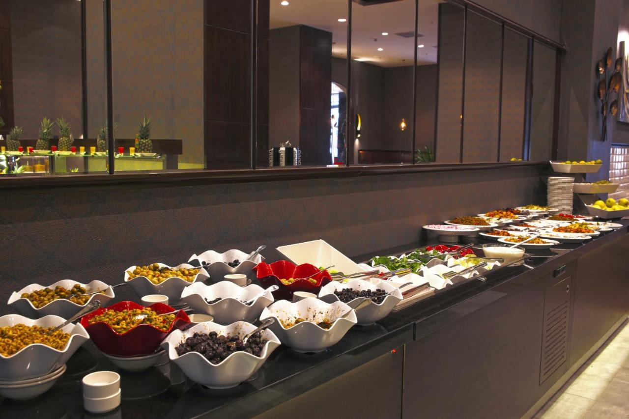 The Green Park גזיאנטפ מראה חיצוני תמונה A salad bar